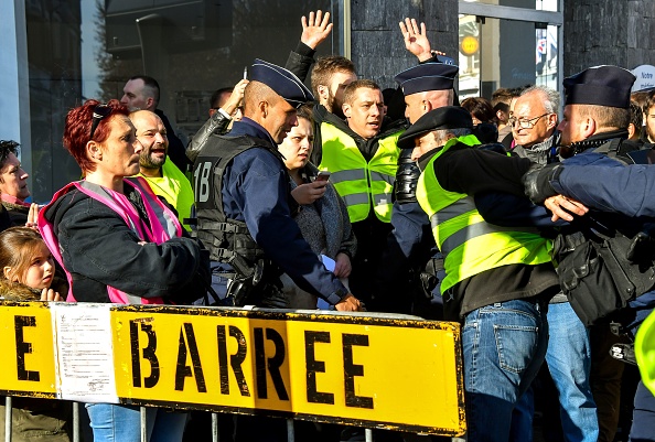 "Gilets jaunes" : "la loi s'applique" : les blocages de routes seront sanctionnés (Photo : PHILIPPE HUGUEN/AFP/Getty Images)