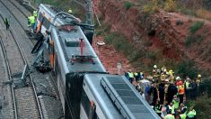 Un train déraille près de Barcelone: un mort et 49 blessés