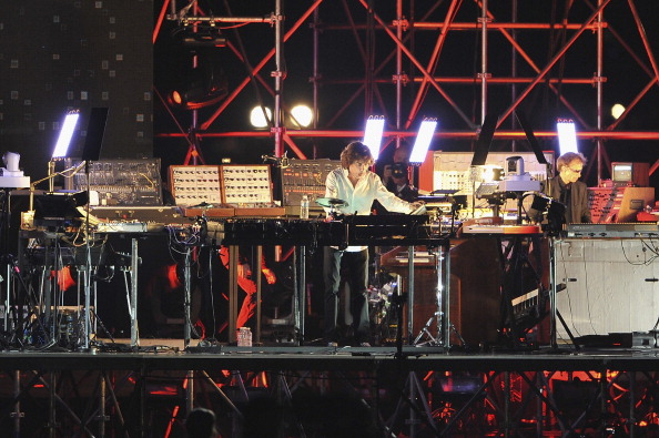 -Jean Michel Jarre se produit sur scène lors du concert célébrant le mariage du prince Albert II de Monaco avec Charlene Wittstock au port de Monaco le 1er juillet 2011 à Monaco. Photo de François Durand / Getty Images.