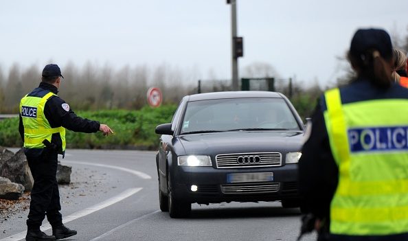 Ces policiers qui soutiennent les gilets jaunes – qui sont-ils et pourquoi se joignent-ils au mouvement ?