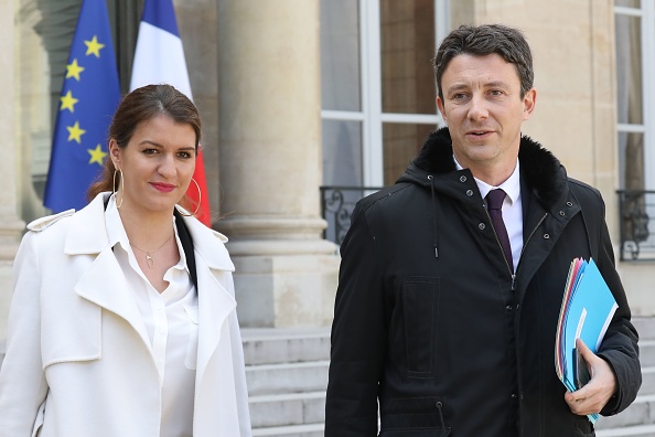 La secrétaire d’État à l’égalité femmes-hommes Marlène Schiappa et le porte-parole du gouvernement, Benjamin Griveaux (LUDOVIC MARIN/AFP/Getty Images)