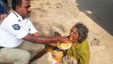 Une femme de 80 ans sans ressources restait recroquevillée dans la rue depuis des jours lorsqu’un la policier de la circulation est intervenu