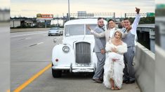 États-Unis : une photo de mariage épique capture une panne de voiture de jeunes mariés sur l’autoroute