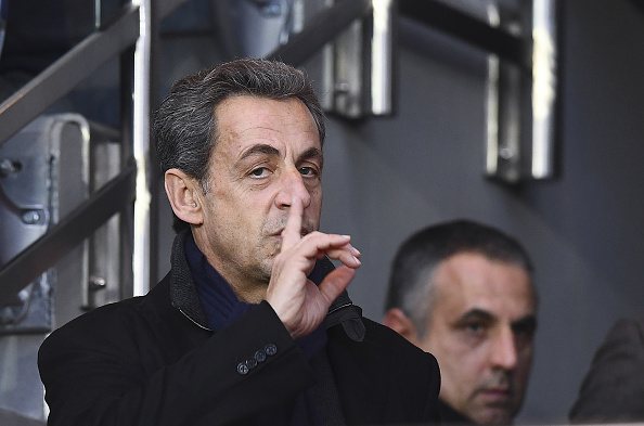 Face à l’impopularité croissante d’Emmanuel Macron, l’ancien président de la République envisagerait de revenir en politique. Crédit : FRANCK FIFE/AFP/Getty Images.