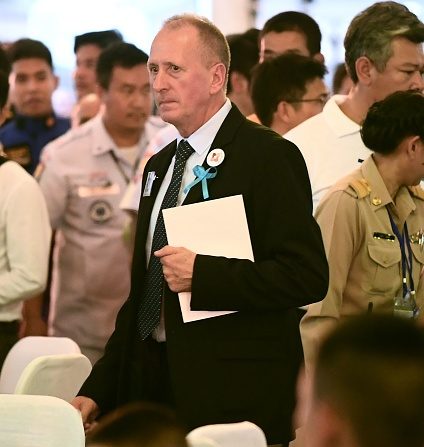 -Le plongeur britannique Vernon Unsworth assiste à une réception de remerciement à Bangkok le 6 septembre 2018 pour le sauvetage réussi des 12 garçons et de leur entraîneur hors de la grotte inondée au nord de la Thaïlande. Photo ROMEO GACAD / AFP / Getty Images.