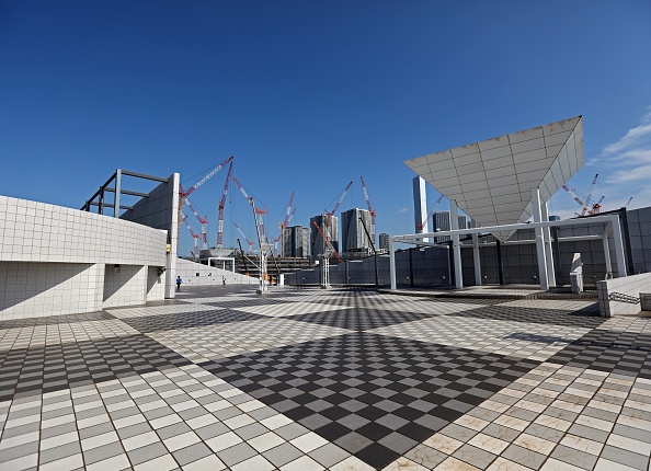 -Une vue du village des athlètes olympiques en construction lors de la première conférence de presse mondiale pour les Jeux olympiques d'été de 2020 à Tokyo, le 5 septembre 2018 à Tokyo, au Japon. Photo de Michael Heiman / Getty Images.