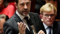 Christophe Castaner appelle à lever les blocages des « gilets jaunes »