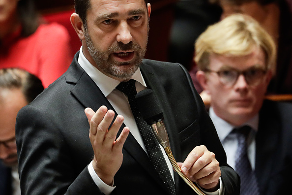 Christophe Castaner appelle à lever les blocages des "gilets jaunes".      (Photo : THOMAS SAMSON/AFP/Getty Images)