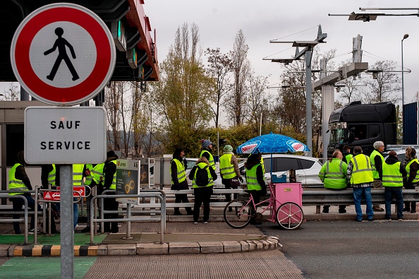 La régularisation prendra la forme d'un courrier postal envoyé aux automobilistes dont les plaques d'immatriculation ont été détectées à l'entrée et à la sortie des autoroutes gérées par le groupe. (Photo : ROMAIN LAFABREGUE/AFP/Getty Images)