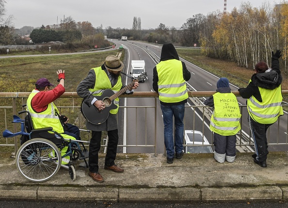 Le mouvement des "gilets jaunes" continue.      (Photo : PHILIPPE DESMAZES/AFP/Getty Images)