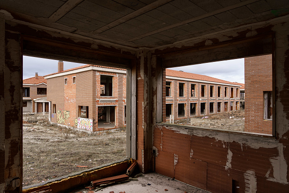 -La crise financière mondiale a provoqué l'effondrement du boom immobilier qui a duré une décennie, mettant les promoteurs en faillite et laissant de nombreux projets immobiliers inachevés à travers le pays. Photo CESAR MANSO / AFP / Getty Images.