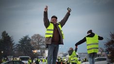 À Caen, les Gilets jaunes participent aux dons de Noël pour les SDF