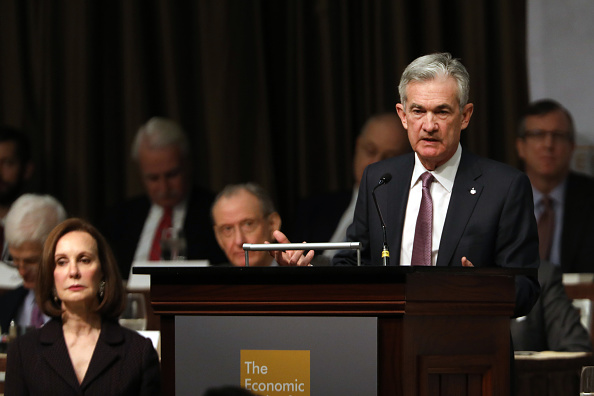 Jerome Powell, président de la Réserve fédérale, prend la parole devant le Economic Club of New York le 28 novembre 2018 à New York. (Photo : Spencer Platt/Getty Images)