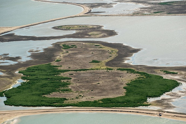 -Cette photo montre le Marker Wadden, des îles artificielles situées dans le lac Markermeer aux Pays-Bas. L'un des plus grands lacs d'eau douce d'Europe, une vaste étendue d'eau de 700 kilomètres carrés. Photo BRAM VAN DE BIEZEN / AFP / Getty Images.