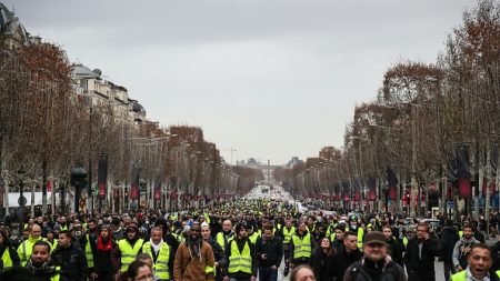 « Gilets jaunes » : nouvelles mobilisations prévues samedi, au Nouvel An et en janvier