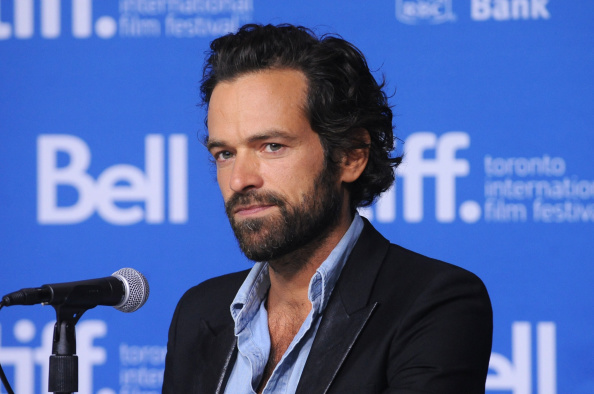 -L'acteur Romain Duris de « The New Girlfriend » prend la parole lors de la conférence de presse de « The New Girlfriend », organisée lors du Festival international du film de Toronto le 6 septembre 2014. Photo par Ernesto Distefano / Getty Images.