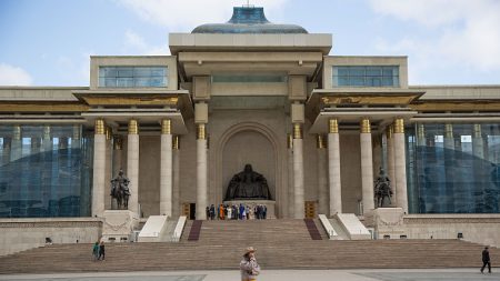 Mongolie: des milliers de manifestants bravent le froid pour protester contre la corruption