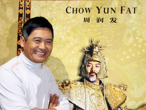 -Chow Yun-Fat, star du cinéma hongkongais, pose devant le film "Curse Of The Golden Flower", son dernier film, à Singapour le 12 décembre 2006. Chow est à Singapour pour promouvoir le film. Photo THERESA BARRACLOUGH / AFP / Getty Images.