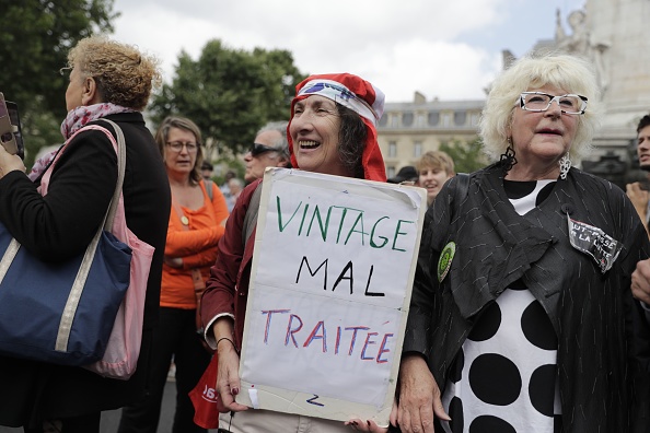 La retraite implique souvent une baisse du pouvoir d'achat. Une pétition demande l’indexation des retraites sur l'inflation. (Photo : THOMAS SAMSON/AFP/Getty Images)