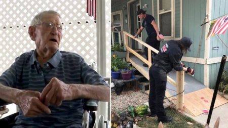 Un homme de 92 ans ne peut pas utiliser une rampe d’accès en fauteuil roulant, alors les pompiers lui facilitent la vie