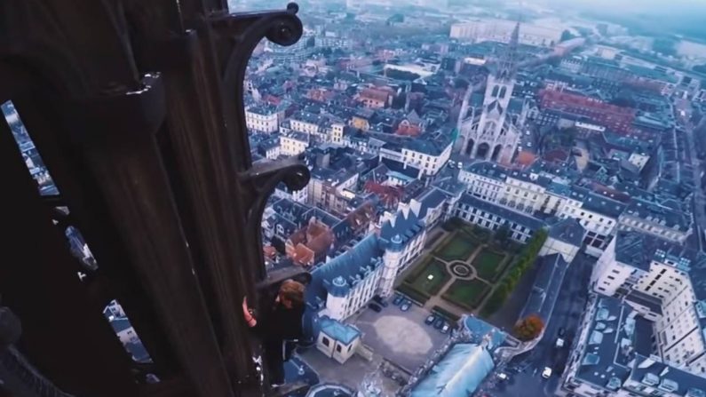 Trois jeunes ont escaladé la cathédrale de Rouen.