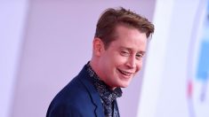 Macaulay Culkin reprend le classique « Maman, j’ai raté l’avion » le temps d’une publicité