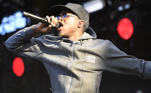 Star montante du rap français, le rappeur Mohamed Sylla, dit MHD, a été placé en détention provisoire le 17 janvier. Crédit : FRED TANNEAU/AFP/Getty Images.