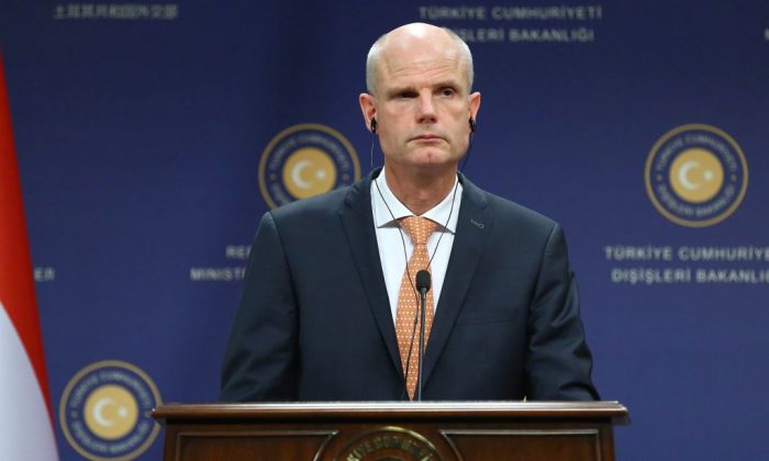 Stef Blok, ministre néerlandais des Affaires étrangères, assiste à une conférence de presse à la suite d'une rencontre avec son homologue turc à Ankara, le 3 octobre 2018. (ADEM ALTAN/AFP/Getty Images)