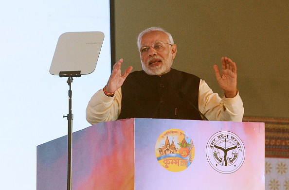 -Le Premier ministre indien Narendra Modi prend la parole lors d'un rassemblement public dans le village d'Andawa, le 16 décembre 2018. Photo SANJAY KANOJIA / AFP / Getty Images.