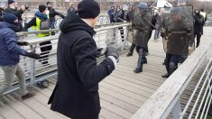 « Gilets jaunes » : le boxeur « m’a sauvé la vie », affirme une jeune femme