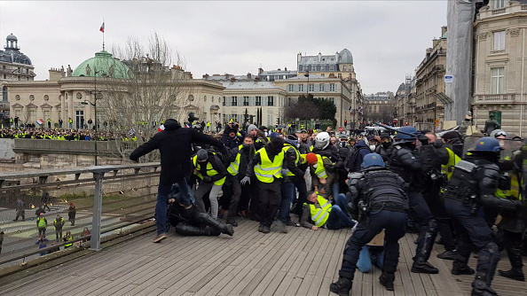 L'ex-boxeur professionnel Christophe Dettinger doit être jugé mercredi en comparution immédiate pour "violences volontaires" contre les forces de l'ordre. (Photo : -/AFP/Getty Images)