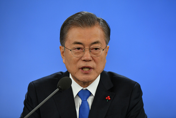 -Le président sud-coréen Moon Jae-in tient sa conférence de presse du nouvel an à la Maison Bleue présidentielle le 10 janvier 2019 à Séoul, en Corée du Sud. Photo de Jung Yeon-je-Pool / Getty Images.