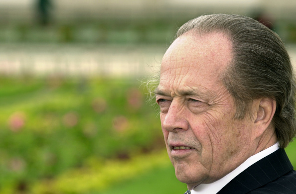 Le comte de Paris Henri d'Orléans, prétendant orléaniste au trône de France, est décédé à l'âge de 85 ans. Crédit : MEHDI FEDOUACH/AFP/Getty Images.