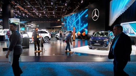 Le salon de Détroit s’ouvre sur des incertitudes dans l’automobile