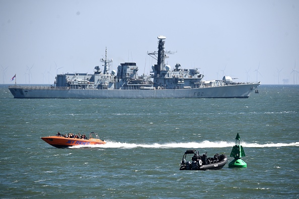 -Illustration-Une frégate HMS Somerset de la Royal Navy de type 23. Photo OLI SCARFF / AFP / Getty Images.