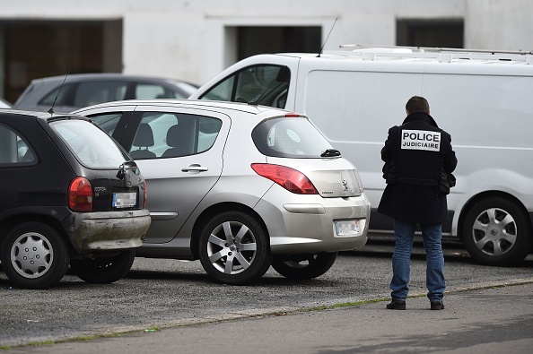 À seulement quelques heures du réveillon, une simple querelle de voisinage a viré au drame. Crédit : JEAN-SEBASTIEN EVRARD/AFP/Getty Images.