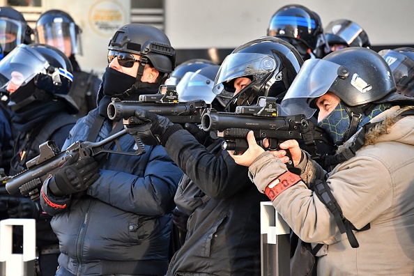 Le 26 janvier, alors qu'il venait de sortir d'un restaurant en compagnie de trois de ses camarades, un jeune militaire a été blessé au niveau de l’œil en marge de l’acte XI des Gilets jaunes. Photo d’illustration. Crédit : PASCAL GUYOT/AFP/Getty Images.