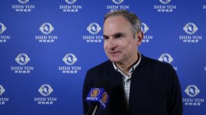 Un directeur financier conquis par Shen Yun : « J’ai trouvé cela remarquable ! »