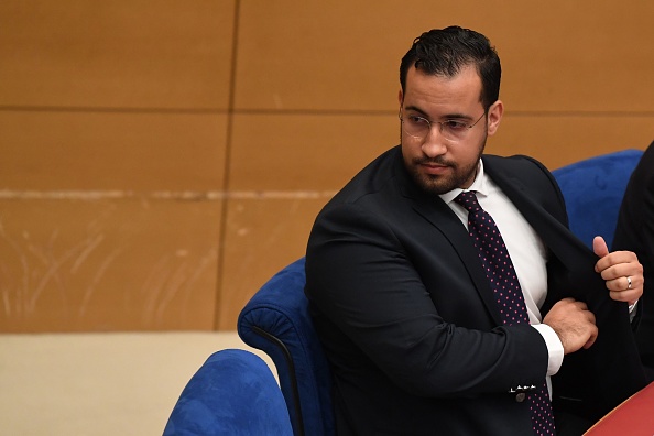 L'ancien haut responsable de la sécurité de l'Elysée Alexandre Benalla arrive à Paris le 19 septembre 2018 pour prendre la parole devant la commission sénatoriale.   (Photo : ALAIN JOCARD/AFP/Getty Images)