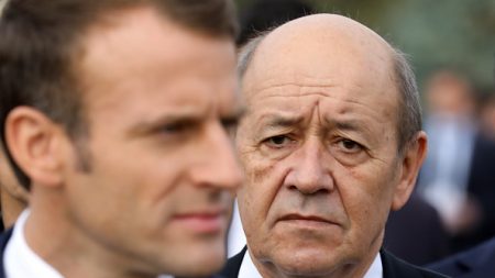 Jean-Yves Le Drian pas favorable à un référendum le jour des européennes