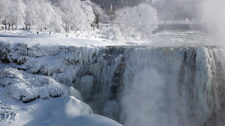 Le Nord des Etats-Unis reste transi de froid, l’Est s’y prépare