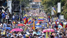 Venezuela: bras de fer opposition-Maduro dans la rue pour les 20 ans de la révolution