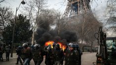 VIDÉO – La Porsche de Christian Etchebest incendiée à Paris lors de l’acte XIII des « gilets jaunes »