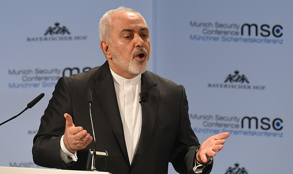 -Le ministre iranien des Affaires étrangères, Mohammad Javad Zarif, a prononcé un discours lors de la 55ème conférence sur la sécurité qui s'est tenue à Munich, dans le sud de l'Allemagne, le 17 février 2019. Photo de Christof STACHE / AFP / Getty Images.