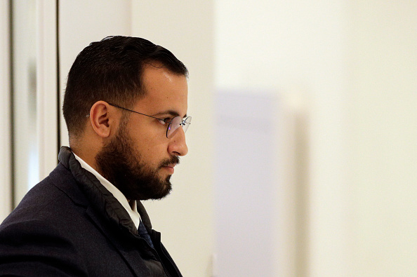 Alexandre Benalla, l'ancien haut responsable de la sécurité du Président de la République, arrive au palais de justice de Paris, le 19 février 2019, avant une audience devant un juge dans le cadre de l'affaire dite "Benalla". (Photo :  GEOFFROY VAN DER HASSELT/AFP/Getty Images)