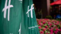 Un homme partage son plan de passer «l’âge d’or» avec Holiday Inn plutôt qu’à la maison de retraite