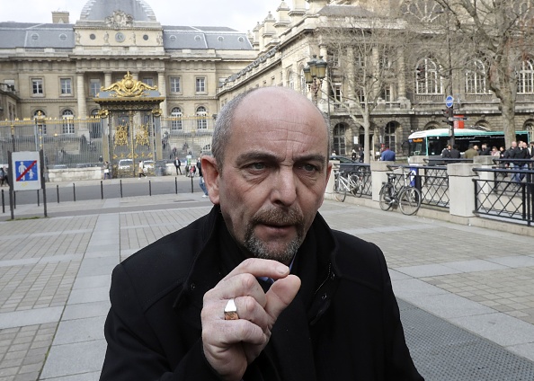 Yves Lefebvre estime que le manifestant ayant tenté de ramasser une grenade GLI-F4 le 9 février savait à quoi il s’exposait. Crédit : JACQUES DEMARTHON/AFP/Getty Images.