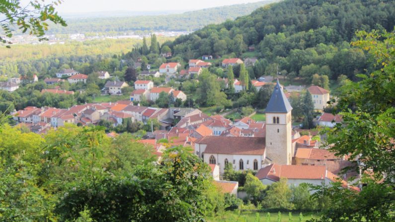 Vue de la ville de Vaux le 14 septembre 2011. Crédit : Wikimedia Commons. 