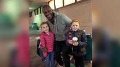 Un homme dépense plus de 450 euros en biscuits pour que les éclaireuses (Girl Scout) puissent « rentrer au chaud »