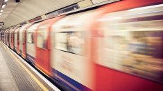 Paris : un homme gravement brûlé après avoir été aspergé d’un liquide dans le métro